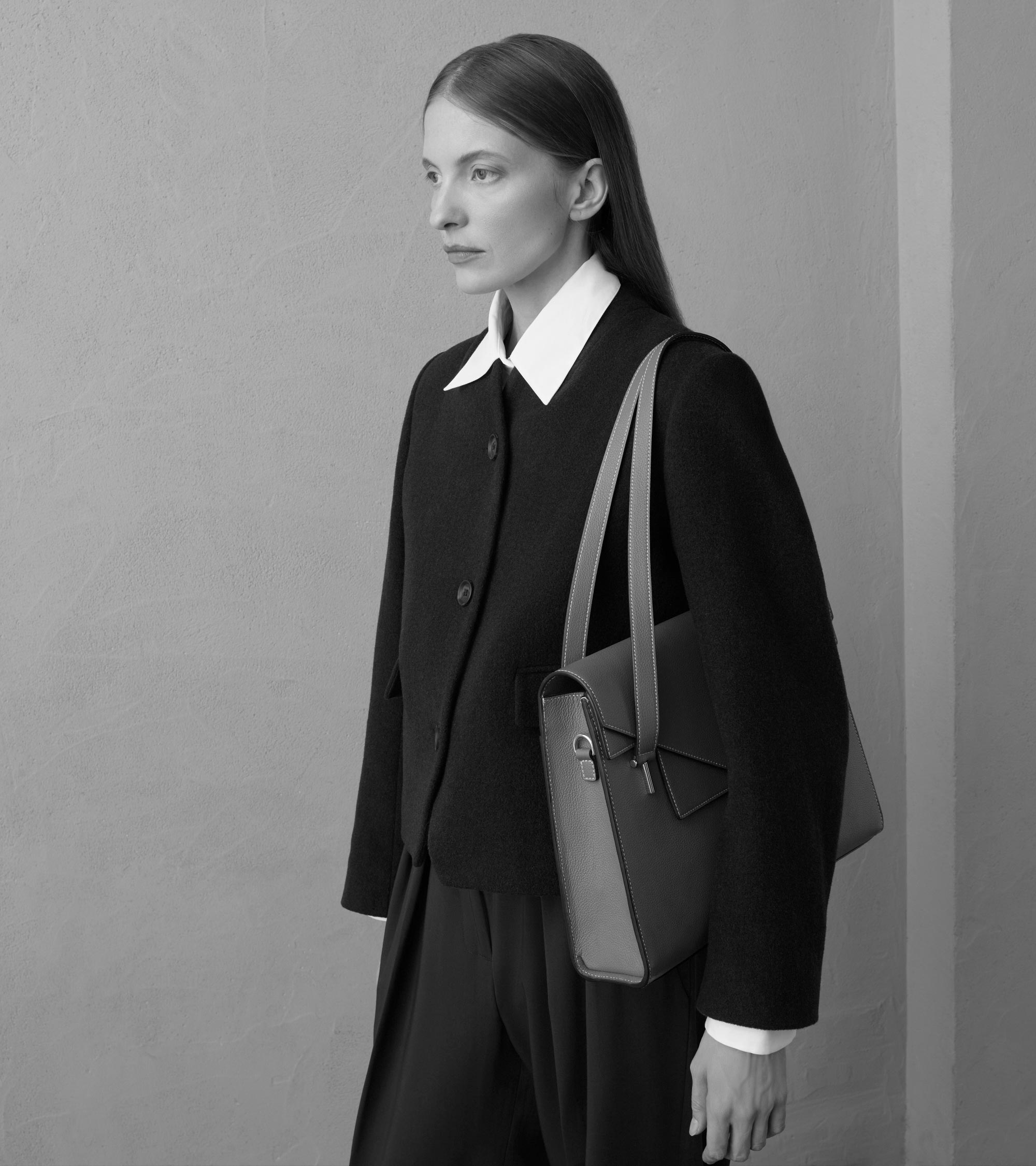 Porte documents double rabat porté épaule Emilie en cuir grainé