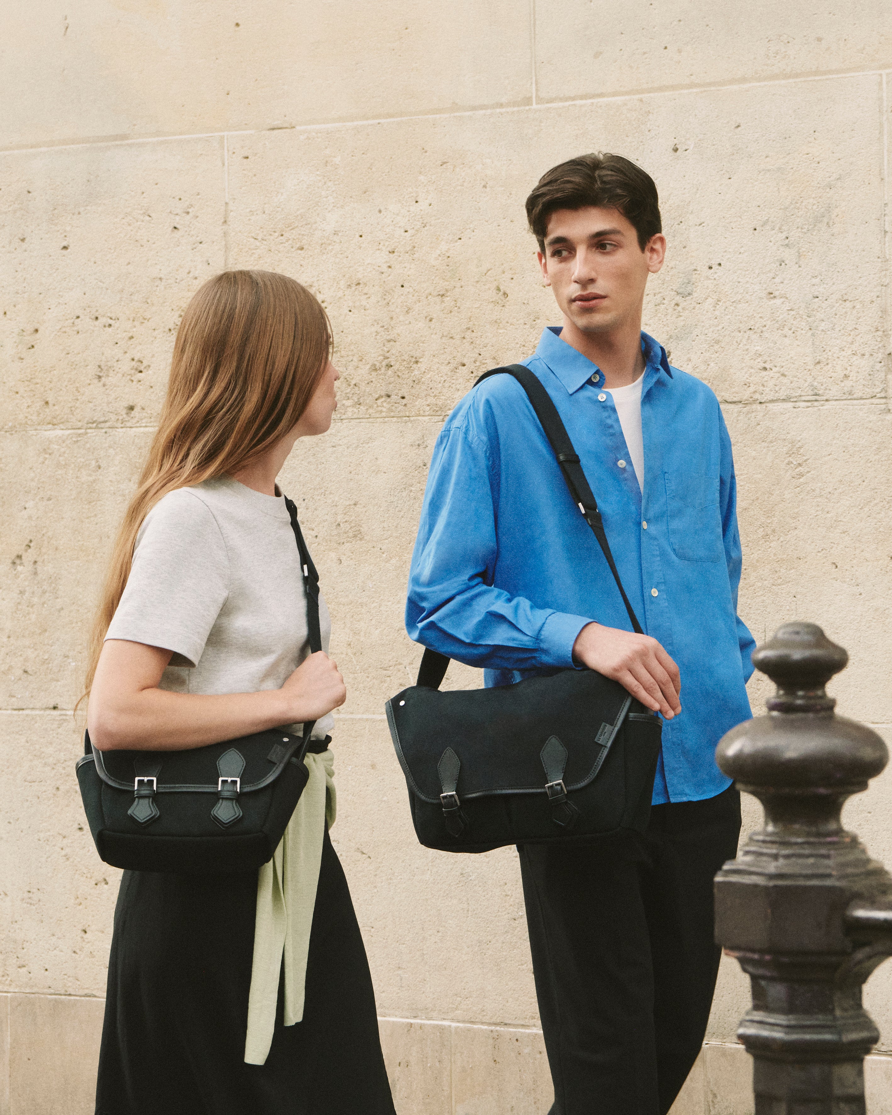 Kleine Umhängetasche Solveig aus Baumwoll-Canvas und Glattleder