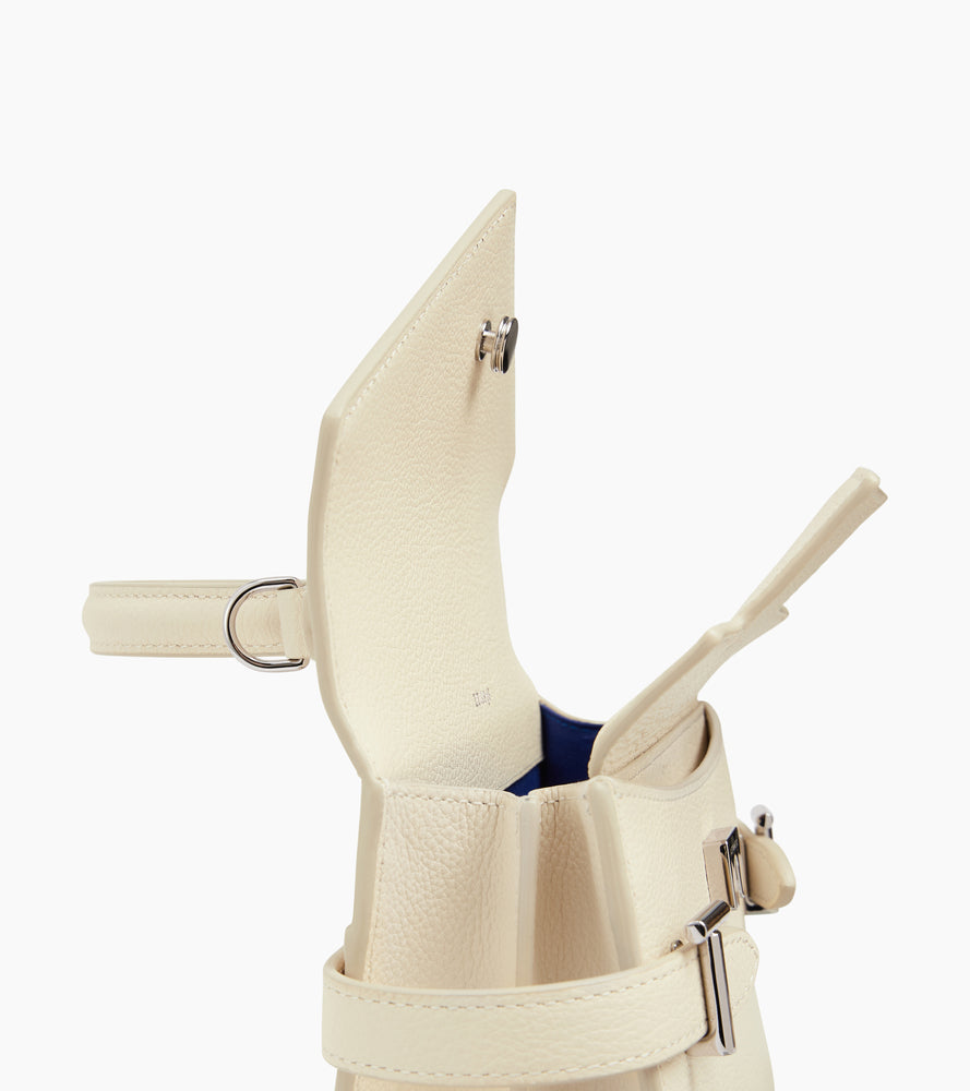 Emilie small handbag with double flap in grained leather