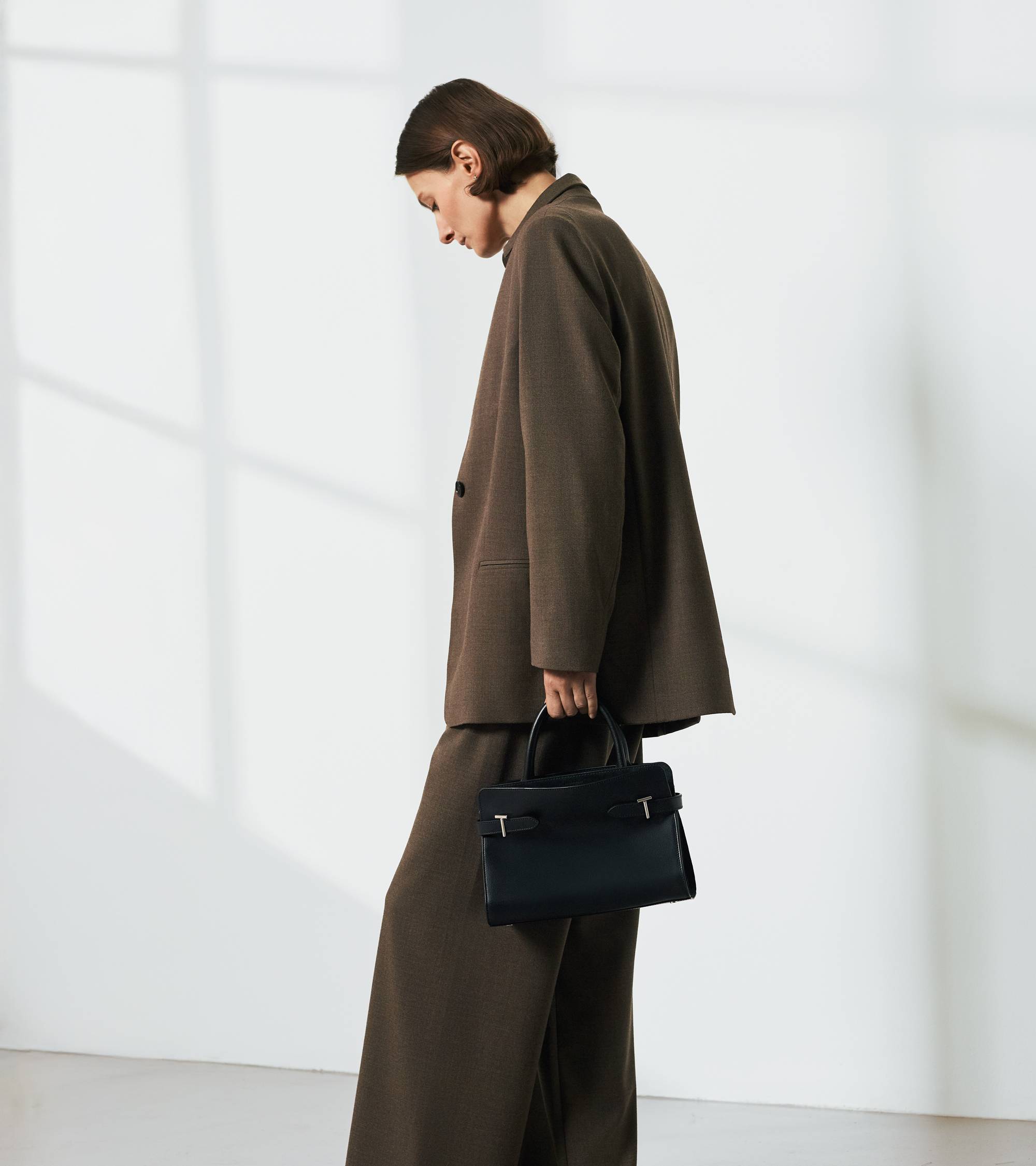 Emie medium handbag in smooth leather and suede