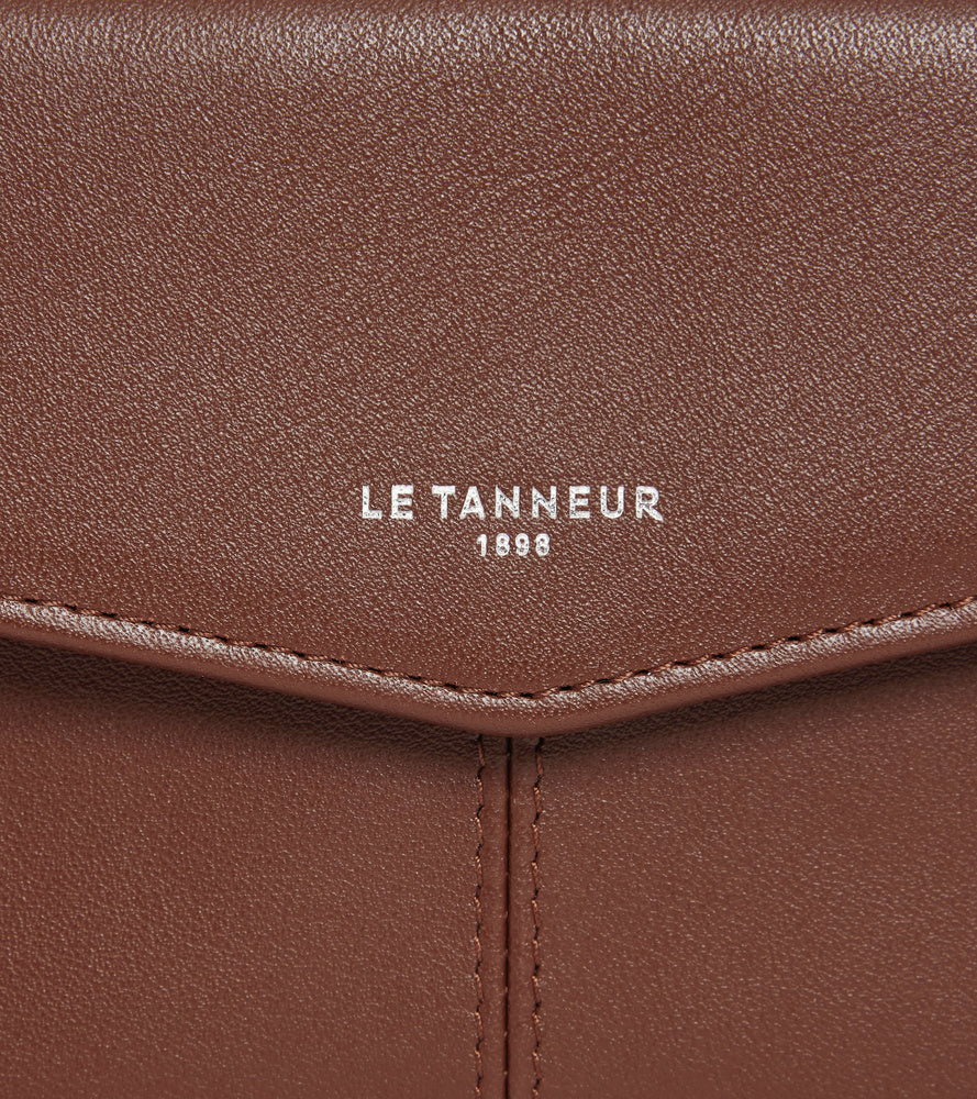 Medium envelope pouch Charlotte in smooth leather